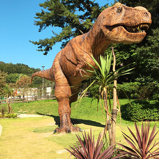ティラノサウルスの像