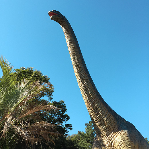 ブラキオサウルスの像